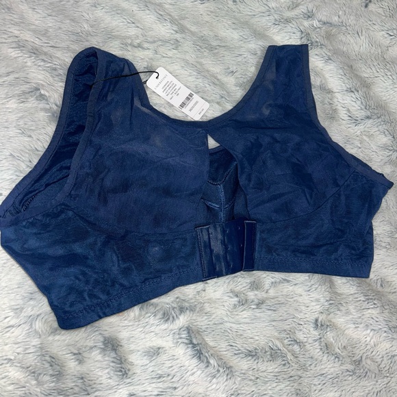 2!!! UNDERSTANCE: TWO wirelesss bra’s - Picture 3 of 8